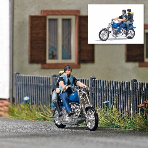 Busch 7860 US Motorrad mit Bikerpärchen