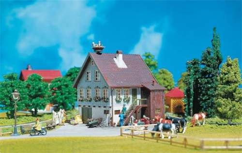 Faller 130280 Haus mit Storchennest