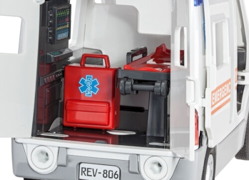 REVELL 00806 Modellbausatz Ambulance 1:20