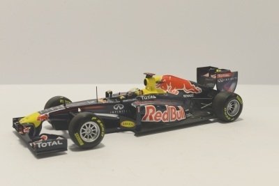 Minichamps 110110001 RED BULL RACING RB7 S. VETTE