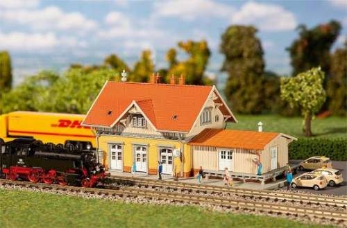 Faller 212117 Kleinstadtbahnhof Sonnenbühl