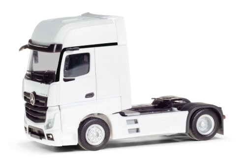 Herpa 317948 Mercedes-Benz Actros L Gigaspace SoloZugm. 2achs, weiß