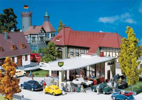 Faller 130347 BP-Tankstelle