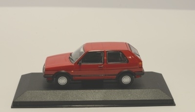 Minichamps 400085000 FORD ESCORT 3-DOOR 1981 RED