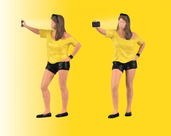 Viessmann 1551 H0 Frau schießt Selfie, mit Blitzlicht