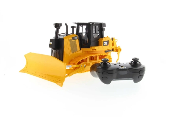 Carrera 37025002 1:24 RC CAT D7E Track Type Tractor