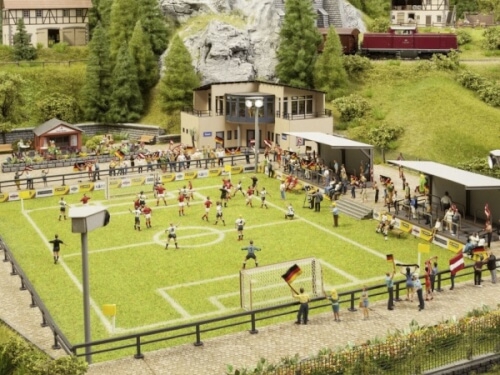 Noch 66830 H0 Fußballplatz mit Vereinsheim, micro